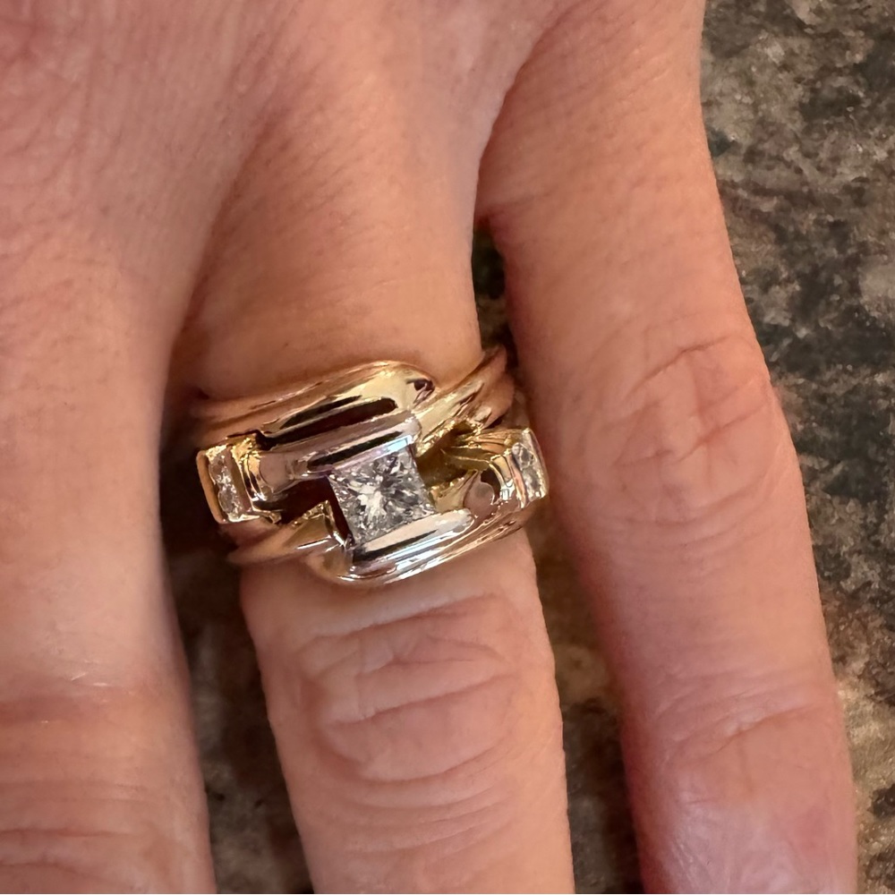 STUNNING Platinum and GOLD DIAMOND ring